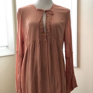 Boho dress with keyhole tie in the front!